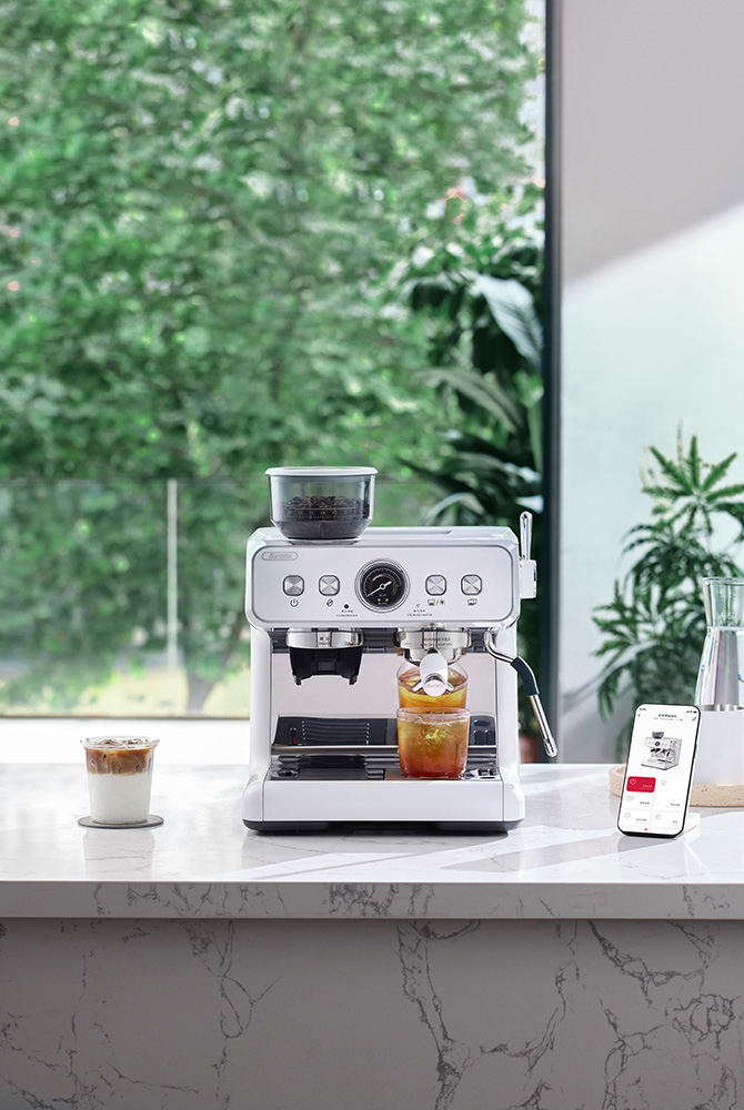 One-touch cold brew, Al-controlled flavor