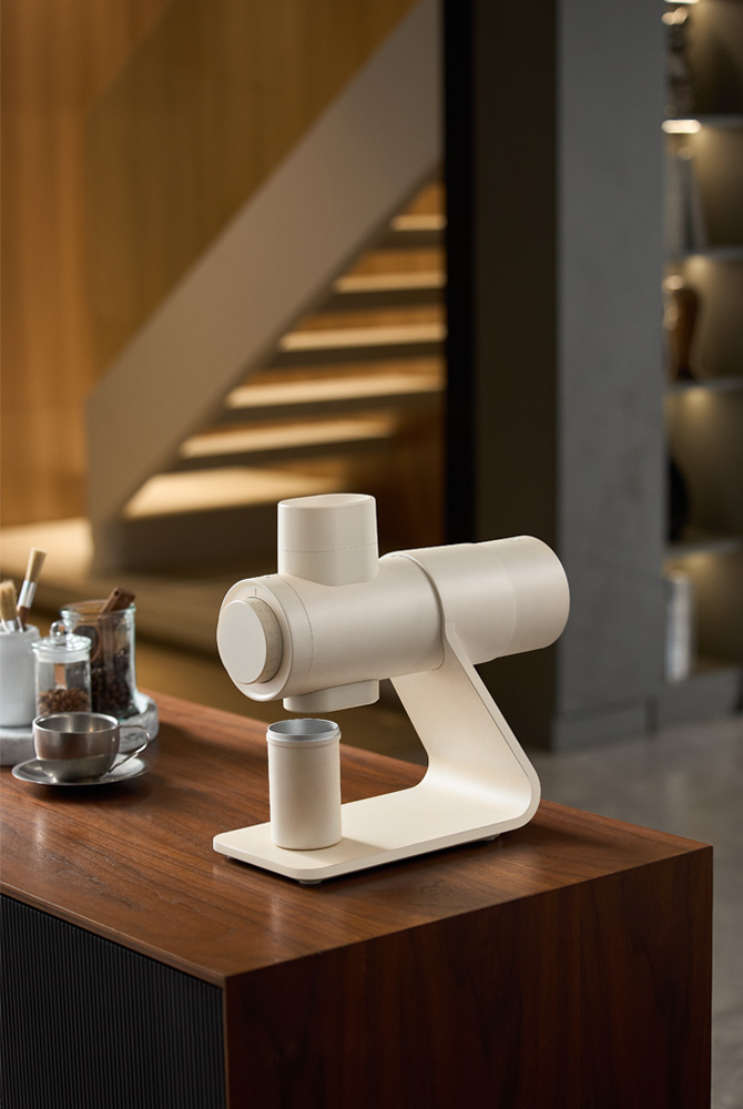 Full-range grinding, light and easy operation