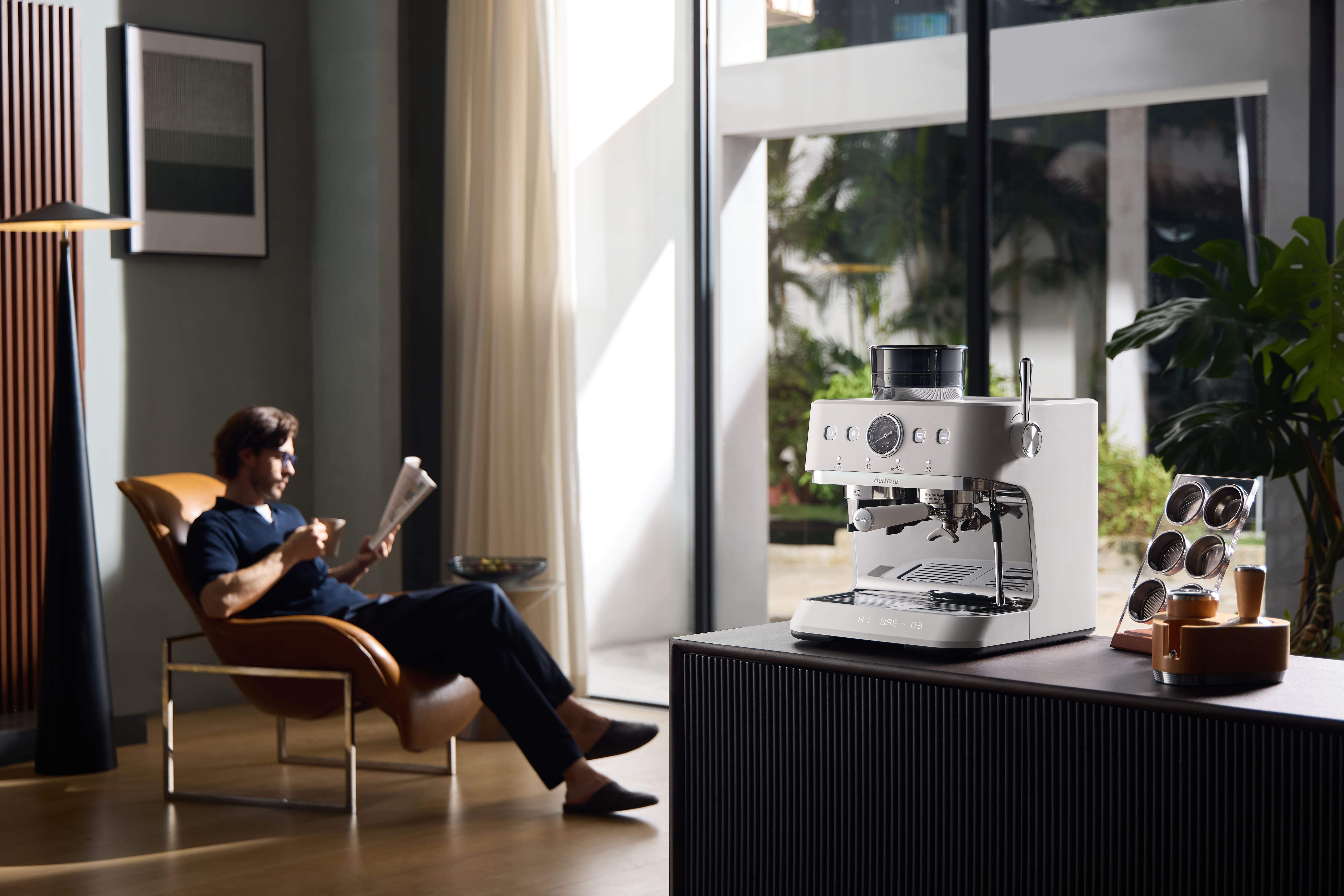 20240828百胜图 03 M12001 人物 拷贝.jpg